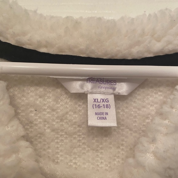 Sweater - Picture 2 of 3